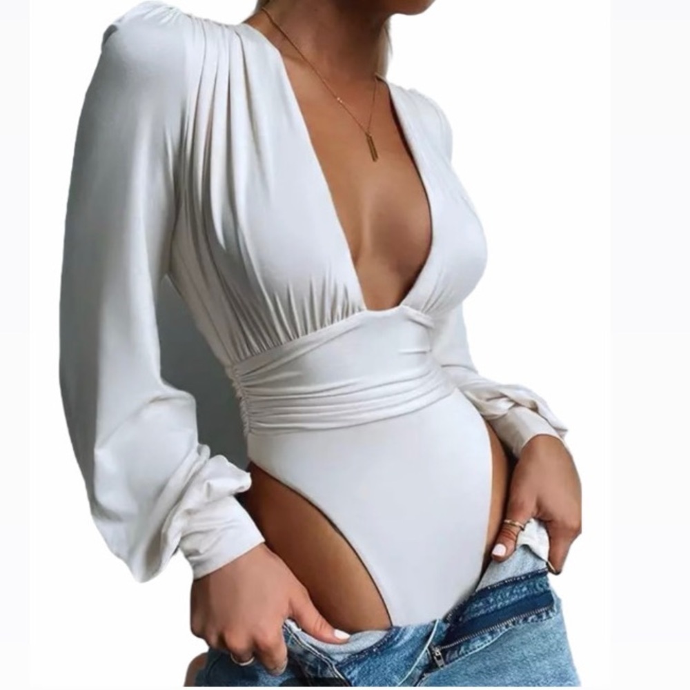 Solid Low Chest Long Sleeve V-Neck Tight Romper